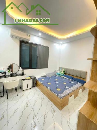 Nhà đẹp Mỹ Đình, ngõ rộng, 10m ra đường oto, 200m ra bãi xe, 43m2, Chỉ 7.2Tỷ