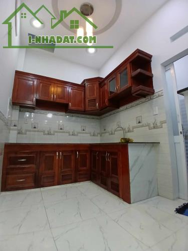 QUẬN 12, HIỆP THÀNH, BÁN NHÀ MỚI, VÀO Ở NGAY, 3 TẦNG HẺM XE HƠI CHỈ 3 TỶ 790 - 4