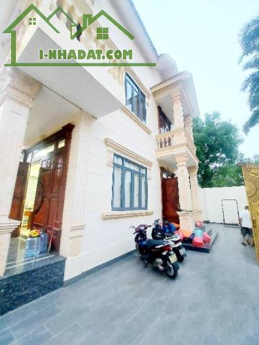 Giảm 2 tỷ Biệt thự 2 MT lô góc Ngã Tư Ga Q.12, 288m2, 15x20m chỉ 19.x tỷ - 1