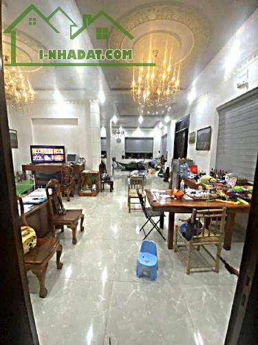 Giảm 2 tỷ Biệt thự 2 MT lô góc Ngã Tư Ga Q.12, 288m2, 15x20m chỉ 19.x tỷ - 2