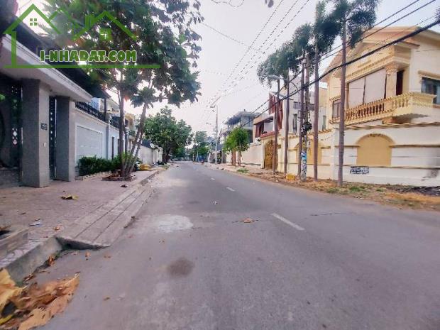 Giảm 2 tỷ Biệt thự 2 MT lô góc Ngã Tư Ga Q.12, 288m2, 15x20m chỉ 19.x tỷ - 4
