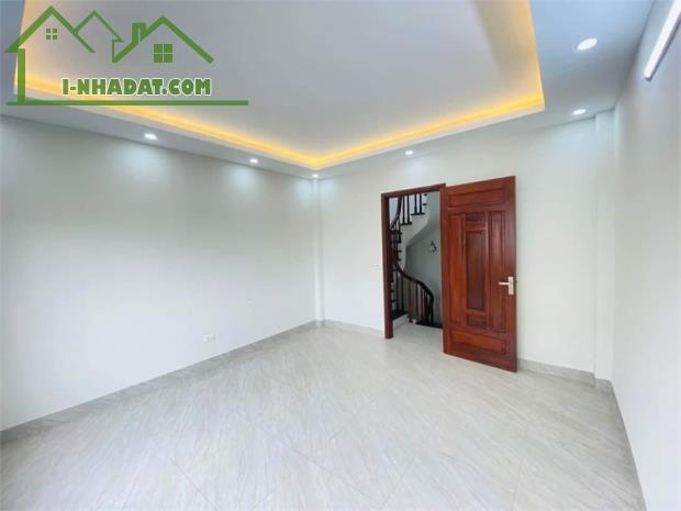 Bán nhà Lệ Mật, 33m2, 1 nhà ra  ô tô tránh, nhà đẹp ở ngay giá nhỉnh 5 tỷ - 3