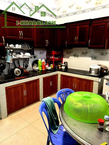BÁN NHÀ MT đường NGUYỄN THỊ BÚP kinh doanh sầm uất- 5m X 21m - nhỉnh 13 tỷ - 2