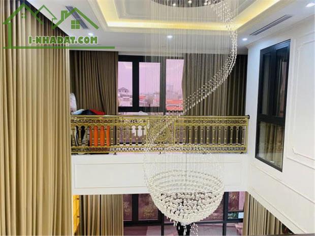 SIÊU PHẨM TRANH VẼ Phúc Lợi 120m,6 tầng,mt 10m,giá 19 tỷ,thang máy,gara to rộng - 3