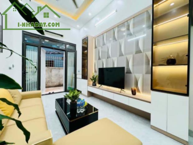 BÁN GẤP NHÀ PHAN KẾ BÍNH PHỐ VIP BA ĐÌNH MỚI KOONG THANG MÁY FULL NỘI THẤT 40M X 7 TẦNG MT - 1