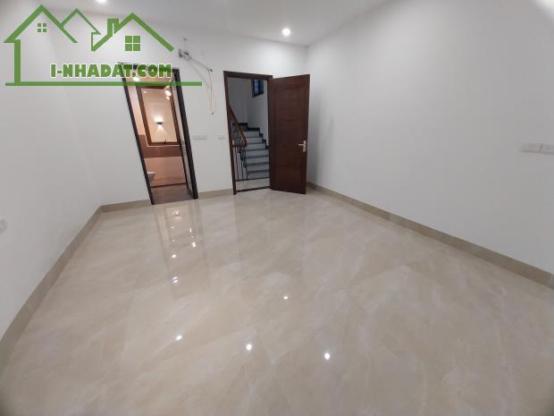 Bán Nhà Thượng Thanh, Long Biên, 40m2, 5 Tầng, MT4.5m, Phân Lô, Ô Tô, Nhỉnh 5 Tỷ - 3