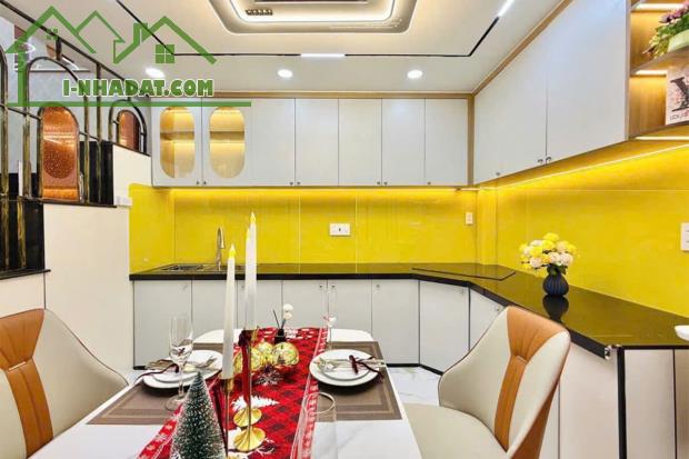 Bán nhà Nguyễn Văn Khối Phường 9, Xe hơi, 4 Tầng 38.5 m² 4 phòng ngủ - Giá 5.85 tỷ TL - 4