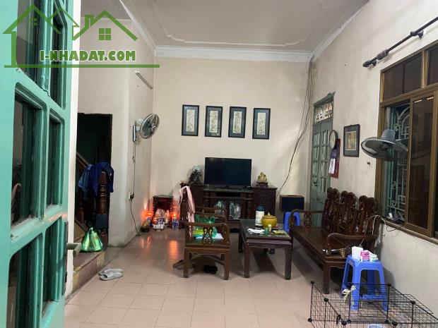 Cực Hiếm. Cần bán gấp trước tết nhà diện tích 76m mặt tiền 8m2 chỉ 11 tỷ 9 ngõ ô tô tránh,