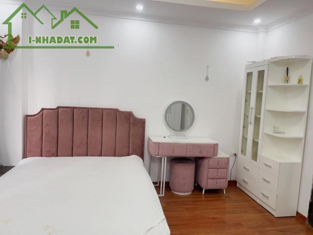 Cho thuê nhà Phố Bạch Đằng 30m2, 5 tầng, 3 ngủ khép kín - 1