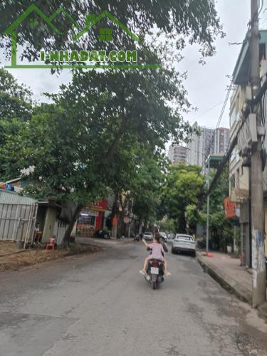 Bán Nhà 1 Tầng, Diện Tích 80M2, 4.5m MT, Mặt Ngõ 99 Đức Giang, Kinh Doanh Tốt, Vỉa hè.