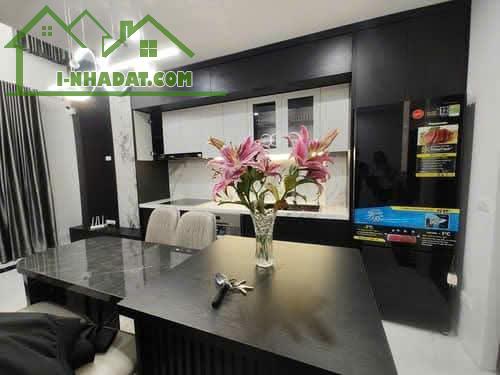 Giảm chào nhà Nguyễn Cao. Hai Bà Trưng -  42m² chỉ  còn12,68 tỷ, 5 tàng, thang máy. - 2