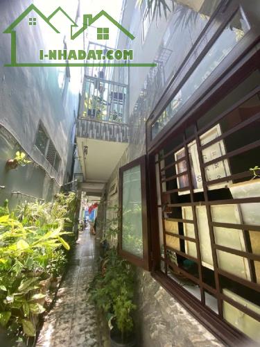 Nhà bán Quận 7. Đường Nguyễn Thị Thập. 5,5x26m. 2 tầng. Chỉ 11 tỷ 5. Thích hợp xây CHDV - 4
