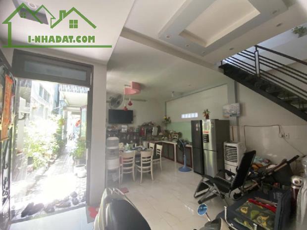 Nhà bán Quận 7. Đường Nguyễn Thị Thập. 5,5x26m. 2 tầng. Chỉ 11 tỷ 5. Thích hợp xây CHDV - 3