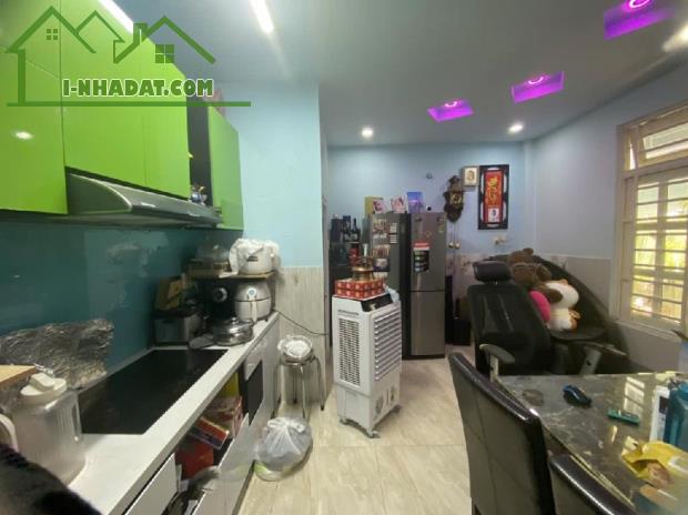 Nhà bán Quận 7. Đường Nguyễn Thị Thập. 5,5x26m. 2 tầng. Chỉ 11 tỷ 5. Thích hợp xây CHDV - 2