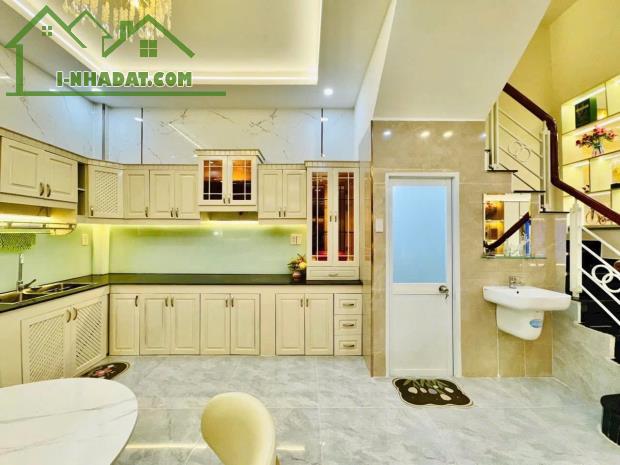 Cực phẩm nhà 5 tầng khu cao cấp Huỳnh Thị Hai, Tân Chánh Hiệp chỉ 7.5 tỷ TL.