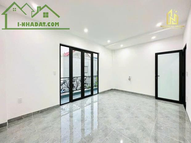 Bán nhà Khúc Thừa Dụ, 54m2 4 tầng, mới tinh, Ô.tô đỗ cửa, Giá 3.95 tỉ - 3