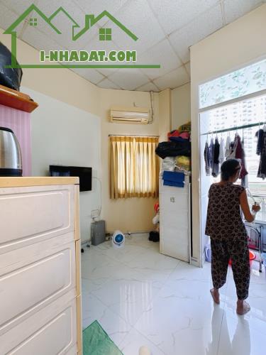 🏠 Bán nhà Bến Vân Đồn, Q.4, 26m², 0 tầng, 0PN, 0WC - 3.98 tỷ 🏠