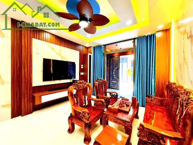 Bán Nhà 2 tầng 1 Sẹc Đường Dương Quảng Hàm Nhỉnh 3 Tỷ - 2