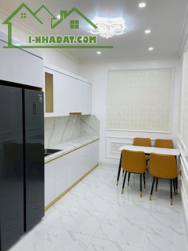 Bán nhà ngõ Văn Chương, Tôn Đức Thắng quận Đống Đa 40m2, 5 tầng, 6 ngủ, giá 6.85 tỷ - 1