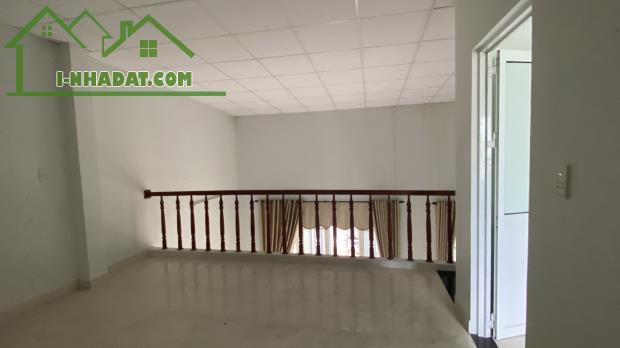 Bán Nhà Cấp 4,  đường Đào Công Soạn; Sát Biển Nguyễn Tất Thành, Giá SIÊU RẺ T12/2024 - 2