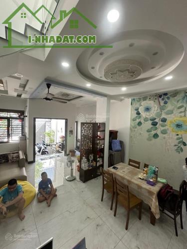 Nhà 2 tầng, Tây Hoà, PLA, 72m2, ngang 6m, ngay XLHN và trạm Metro, nhỉnh 5 tỷ