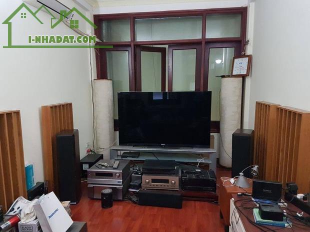 Bán nhà mặt phố Bùi Thị Xuân, quận Hai Bà Trưng, 33m2 x 4 tầng, vỉa hè to, kinh doanh đỉnh