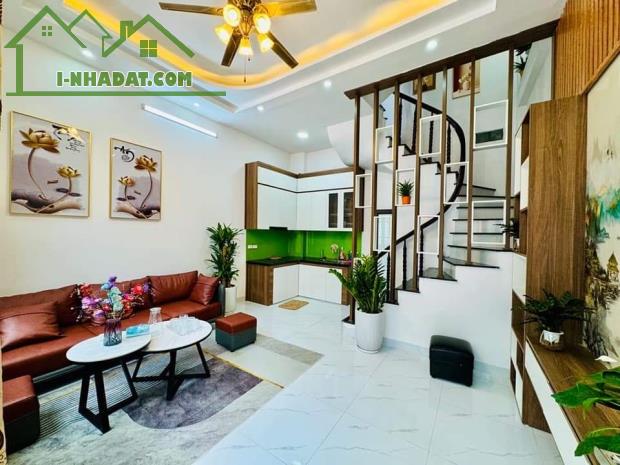 Dưới 8 Tỷ- Bán Nhà Võ Chí Công- 40m2- 5 Tầng- Ngõ Thông- Trước Nhà Rộng Gần 3M- Mới Ở Ngay - 1