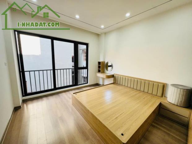 BÁN GẤP NHÀ PHỐ NGUYỄN VĂN CỪ 45M x 5T, Ô TÔ, GẦN PHỐ, FULL NỘI THẤT. HƠN 6 TỶ - 2