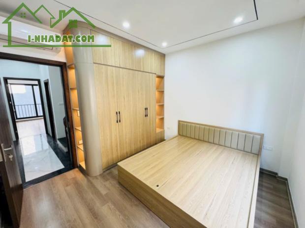 BÁN GẤP NHÀ PHỐ NGUYỄN VĂN CỪ 45M x 5T, Ô TÔ, GẦN PHỐ, FULL NỘI THẤT. HƠN 6 TỶ - 5