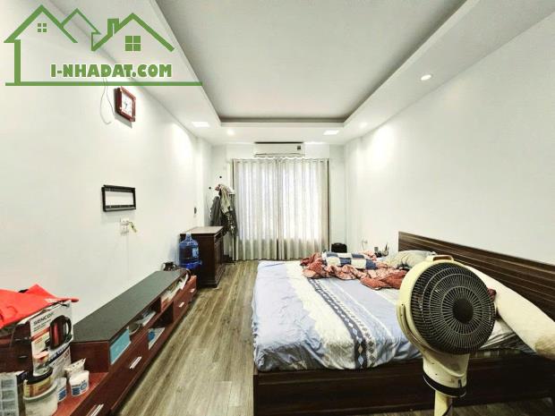 Nhà phân lô phố Đội Cấn 40m2, 5T, MT4.2m ô tô sổ vuông hiếm quận Ba Đình nhỉnh 11 tỷ - 1