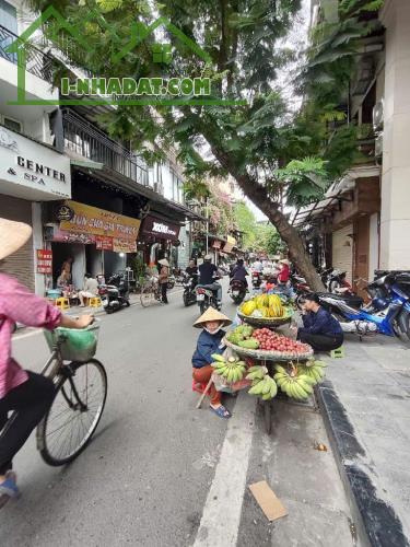 Bán nhà mặt phố Đào Duy Từ, Hoàn Kiếm, 85m², 60 tỷ, sổ đỏ
Hoặc:
Nhà mặt phố Đào Duy Từ,