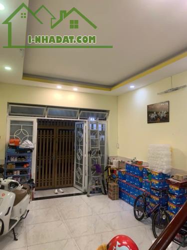 🏠NHÀ BÁN184/Phạm Văn Hai DT 4*12=48m2Nhà 3 Lầu4 3pn 2wc Giá 6,1Tỷ P3 Q.Tân Bình  ⛩️Vị Trí - 3