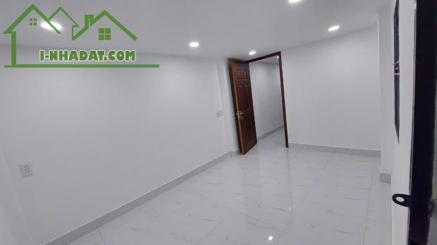 bán nhà quận 1 nguyễn đình chiểu, phường đa kao. dt: 2,8 x 7,65m, 2 lầu - 3