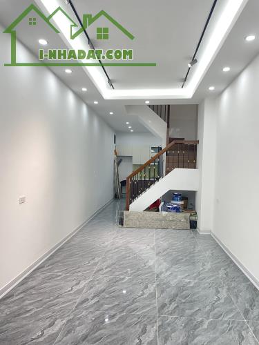 Nhà Đẹp! Pháo Đài Láng,40m ra Oto,Ngõ Nông,DT: 41m2 x 4tầng,Giá: 8.39 tỷ Đống Đa