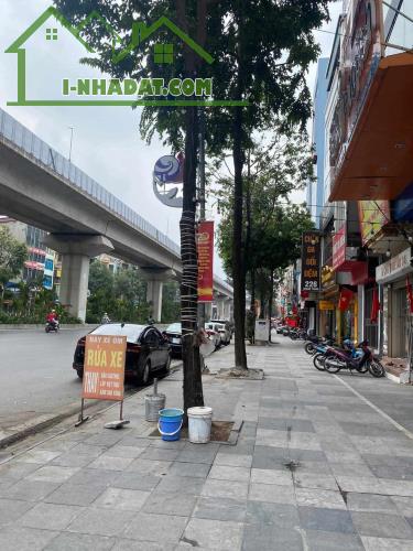 Nhà mặt phố tại Quang Trung, 14 tỷ, 40 m2, vỉa hè 5m, Kinh Doanh, pháp lý đầy đủ, Hà Đông