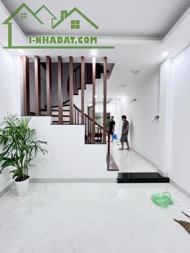 HIẾM, Ô TÔ KINH DOANH, ĐƯỜNG RỘNG 8m - TRỊNH ĐÌNH CỬU, DT 48m2 x 5T, GIÁ 11 Tỷ