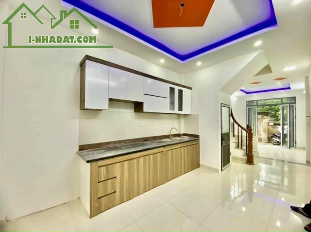 Bán nhà Việt Hưng 33m², 5 tầng – Vị trí đẹp, 10m ngõ oto tránh – Chỉ 4,85 tỷ! - 1