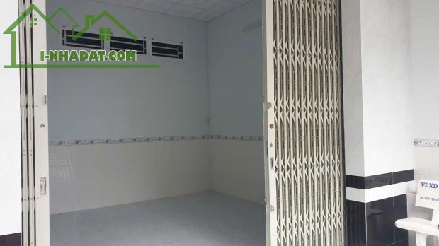 cho thuê nhà 2 phòng có sân rộng hẻm 9 phạm ngọc hưng lộ ô tô giá 5tr/tháng 100m2 - 2