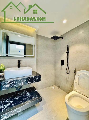 Hàng ngộp giá siêu tốt ngay Đinh Công Tráng, Q1 70m2 3PN4WC chỉ 2 tỷ890