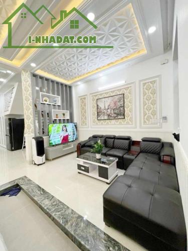 Nhà đẹp 4 tầng 80m2 đường 8m xe hơi thông khu PETECHIM 2637 Huỳnh Tấn Phát Nhà Bè 7.3 tỷ - 2