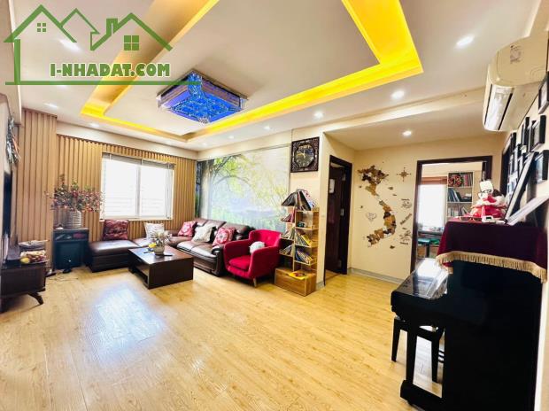 Bán căn hộ 3 phòng ngủ 125m2 tại KĐT Việt Hưng, Long Biên. LH: 0389.544.873 - 5