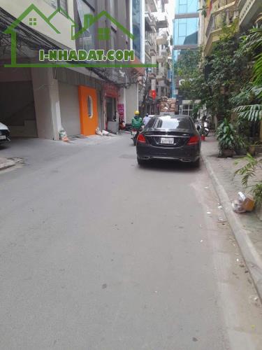 Bán đất phân lô Thái Hà, Đống Đa, ô tô tránh, có vỉa hè 53m2 mặt tiền 5.3m giá 22.6 tỷ