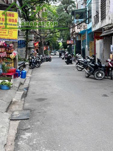 MẢNH ĐẤT VÀNG CÒN SÓT LẠI TẠI PHỐ CHÙA HÀ NGÕ THÔNG SANG PHỐ NGUYỄN VĂN HUYÊN –34,5 Tỷ - 2