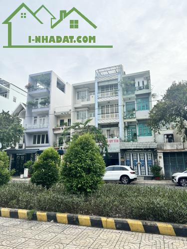 Bán nhà MT Hiền Vương , Tân Phú - DT : 4.6x20m - Đúc 3 Tấm - Giá : 12.9 tỷ TL - 3