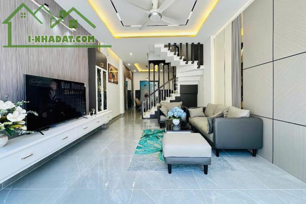 Bán nhà Hẻm 4m Phạm Văn Chiêu, Gò Vấp, 4 x 14m, 53 m², 4 tầng - Giá 7.3 tỷ TL