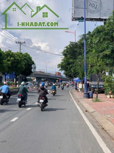 Bán lô đất 543m mặt tiền Xa Lộ Hà Nội , Hiệp Phú , quận 9.