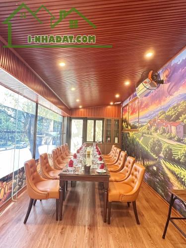 ? BÁN GẤP BIỆT THỰ TRẦN KIM XUYẾN, CẦU GIẤY HIẾM ĐẮC ĐỊA LÔ GÓC VIEW VƯỜN HOA 200m2 MT 26m - 2