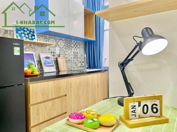 Studio full nội thất có cả ban công, máy giặt riêng ngay gần Ngã 4 Hàng Xanh - HCMC - 2