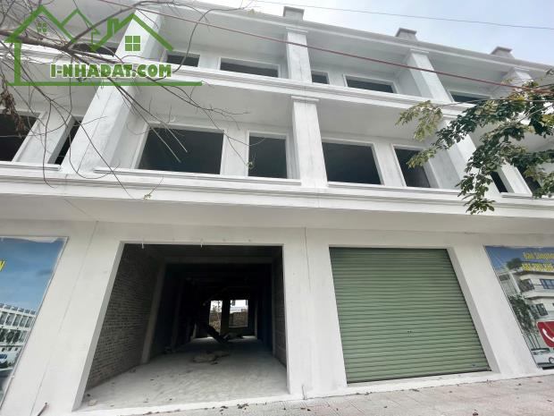 Bán nhà trục 40m mặt đường lớn cách cầu Tứ Liên và Vin Cổ Loa chỉ hơn 9km. lh 0973681053. - 1