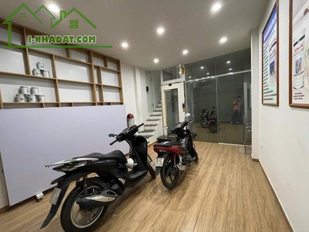 17,3 tỷ 43/50T2 Thang máy MT4,1 FULL đồ Ngõ KD Ô TÔ tránh Nguyễn Chí Thanh, Đống Đa